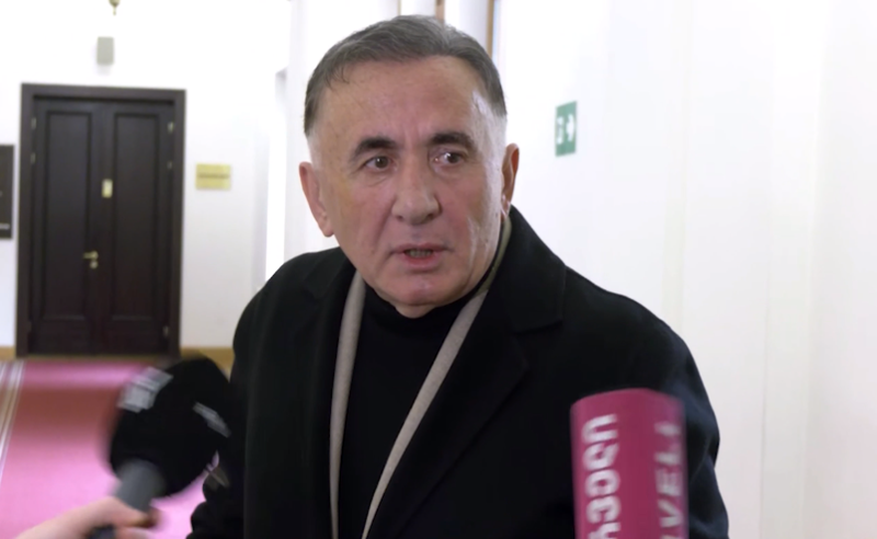 დეპუტატი ბეჟან წაქაძე ირწმუნება, რომ ტროტუარზე პროტესტის აკრძალვა "ყველა ქვეყანაში მიღებული ნორმაა"