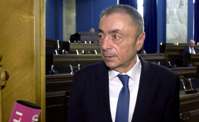 დეპუტატ შარმანაშვილს უკეთესი, თანამედროვე პარლამენტის შენობა სურს