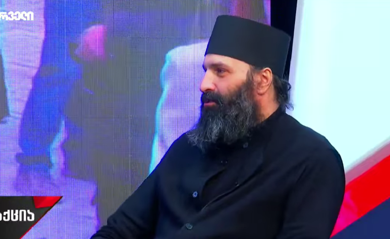 მეუფე შიომ ეკლესიაში სამღვდელოებას წითელი აუნთო - მამა ილია თოლორაია