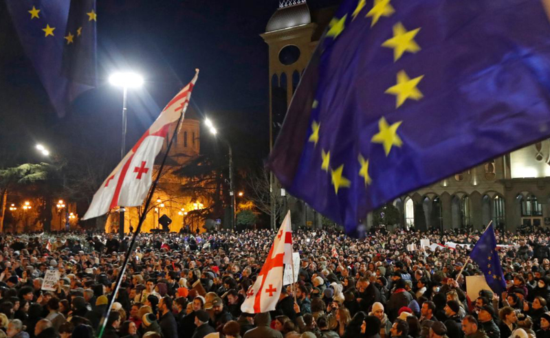 "ჩვენგან აშხაბადი არ გამოვა" - "ევრობარომეტრის" მიხედვით, საქართველოს მოქალაქეების უმრავლესობა EU-ში გაწევრიანების მომხრეა 