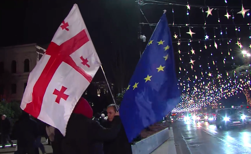 უწყვეტი პროტესტის 392 დღე - რა ხდება რუსთაველის გამზირზე