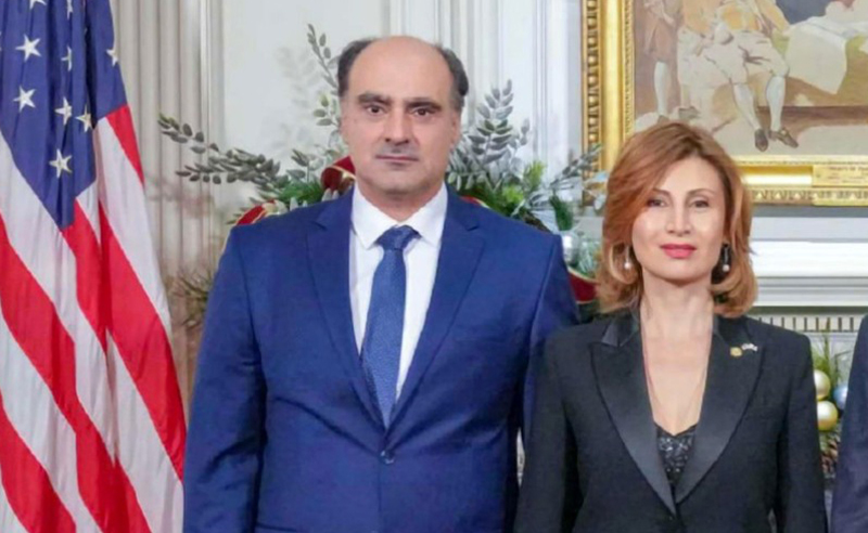 დავით კუხალაშვილი, ვისთან ერთადაც თამარ ტალიაშვილი საშობაო მიღებაზე გამოჩნდა, ელჩს დეკლარაციიდან წაშლილი ჰყავს