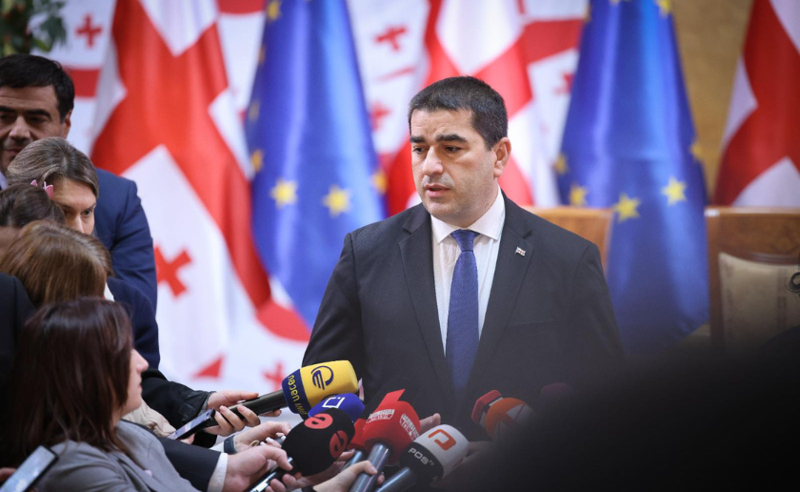 პაპუაშვილი EU-ს ისევ უპირისპირდება - " სადაც არის ძალადობა, იქ ფრიალებს ევროკავშირის დროშა"