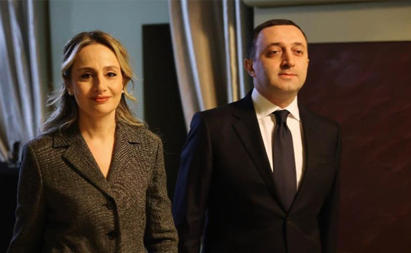 ირაკლი ღარიბაშვილის ოჯახის წევრი განცხადებას ავრცელებს
