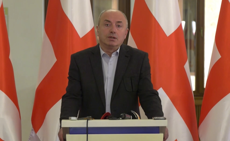 "ოცნების" პარლამენტში აშშ-ს მიერ საიმიგრაციო ვიზების გაცემის შეჩერების შესახებ პირველი კომენტარი კეთდება