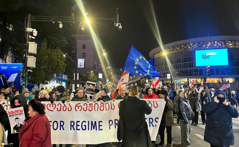 თბილისში შაბათის ტრადიციული მარში იმართება - რა ხდება დედაქალაქის ცენტრში
