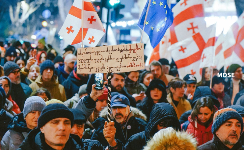 Human Rights Watch - საქართველოს ხელისუფლება შემზღუდველ ზომებს მშვიდობიანი დემონსტრანტების თვითნებურად დასაკავებლად იყენებს