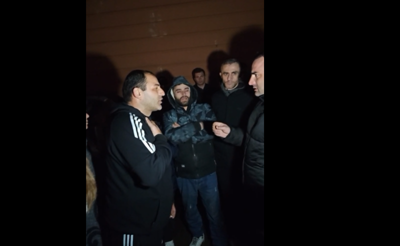 აქცია ბათუმში – მოქალაქეები ჩამორთმეული კორპუსების ბინების გადაცემას ითხოვენ