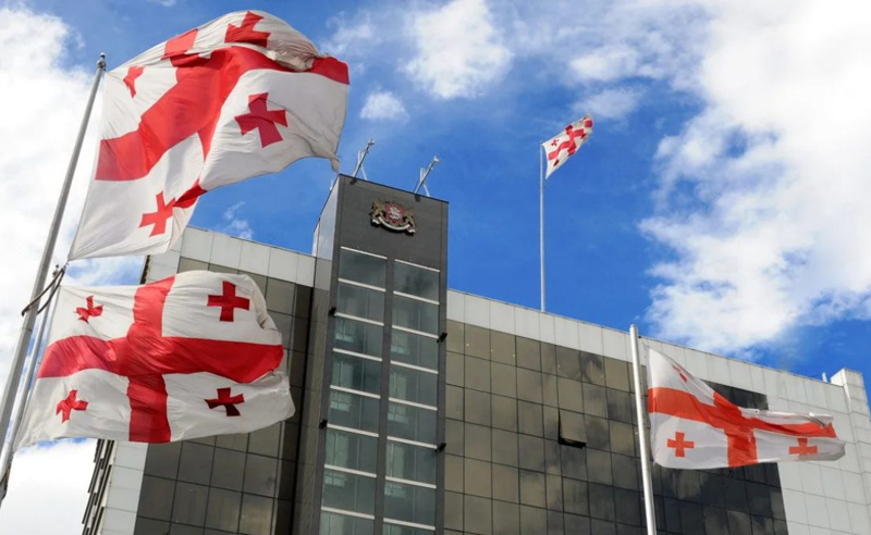 თავდაცვის სამინისტრო ყალბი ცნობების სკანდალზე ერთი პირის დაკავებას ადასტურებს 
