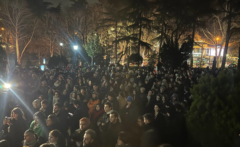 "დაიცავი განათლება" - თსუ-ს პირველ კორპუსთან “ოცნების“ ახალ გადაწყვეტილებას აპროტესტებენ