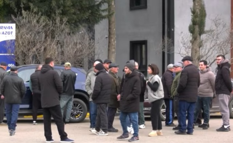 რუსთავის აზოტის ქარხანაში ისევ პროტესტია - გაფიცულების თქმით, ადმინისტრაცია მათ ჩივილით ემუქრება