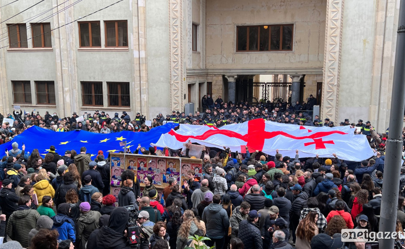 პარლამენტის საგაზაფხულო სესია დღეს გაიხსნება, პარალელურად საკანონმდებლო ორგანოსთან აქციაა დაანონსებული