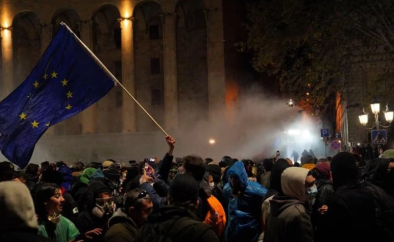 რატომ დააყადაღეს ანგარიშები და როგორ უნდა მოვიქცეთ? - იურისტის განმარტება
