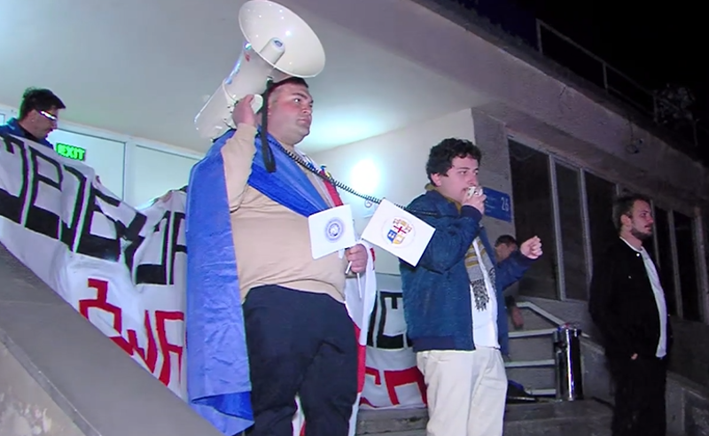 სოხუმის სახელმწიფო უნივერსიტეტთან აქცია მიმდინარეობს - "პირველების" ინფორმაციით, რექტორი სტუდენტებს სტატუსის შეწყვეტით ემუქრება