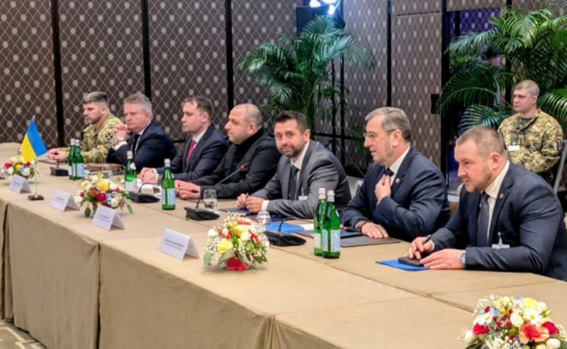 შვეიცარიაში უკრაინას, აშშ-სა და რუსეთს შორის პოლიტიკური ბლოკის მოლაპარაკებები დასრულდა- მედია