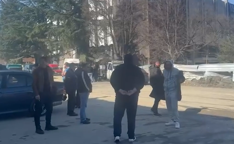აქცია ველისციხეში - ადგილობრივმა მოსახლეობამ სამანქანო გზა გადაკეტეს
