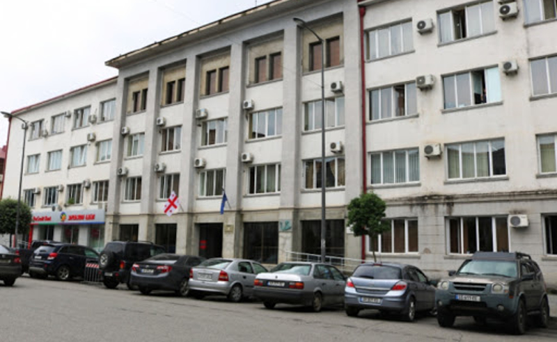 ზუგდიდის მერია ავტოპარკს აახლებს - ოპოზიცია ბიუჯეტის არამიზნობრივ ხარჯვაზე მიუთითებს