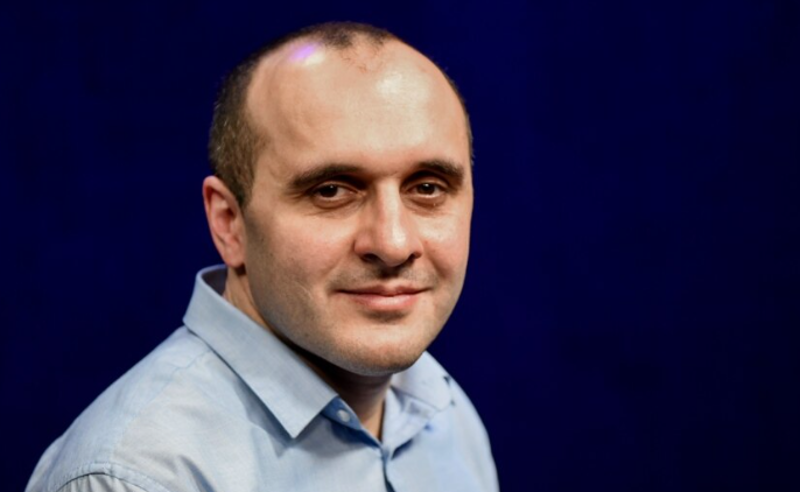 ტროტუარზე დგომისთვის სასამართლოში საიას იურისტი გიორგი გოცირიძე დაიბარეს