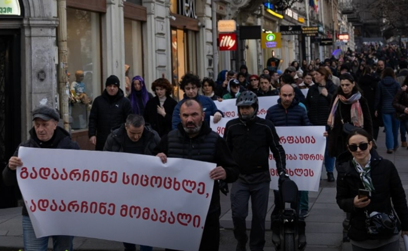დიუშენით დაავადებული პაციენტი 17 წლის ავთანდილ ბრეგაძე გარდაიცვალა - განცხადება