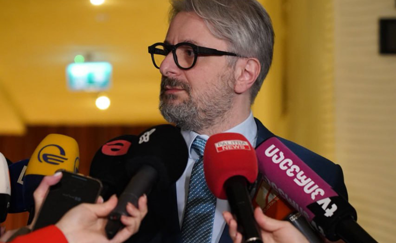 გვარამია: „ნაცობა ტეხავს“ ვინც აწვებით, საკუთარ „ქოცობაზეც" ერთი ორი სიტყვა დაასველეთ, ამნეზია კი არ მაქვს