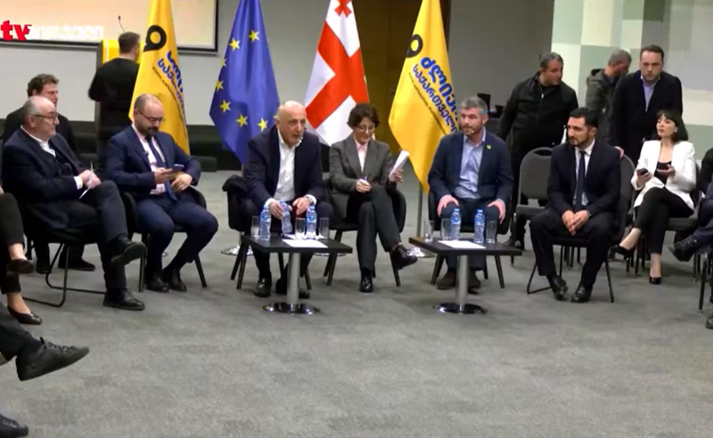 პოლიტიკური სტრატეგია და ბრძოლის გაგრძელების გზები - "ძლიერი საქართველო" ლიდერთა თათბირს მართავს