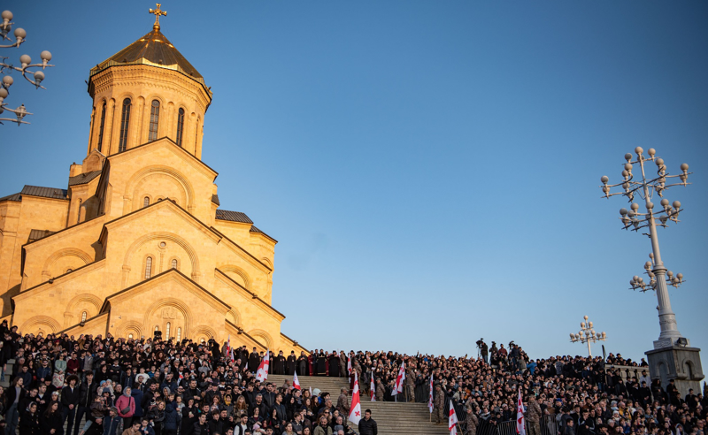 საქართველოს საპატრიარქო ყველა მოქმედ ეკლესია-მონასტერს მოუწოდებს, 22 მარტის ჩათვლით, 12:00 საათზე სამგლოვიარო ზარები დარეკონ