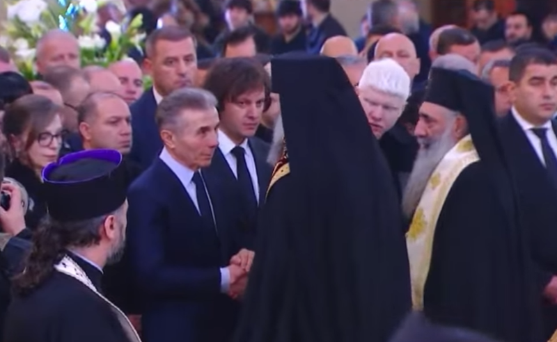 მოსაყდრემ მსოფლიო პატრიარქი ჯერ ივანიშვილთან მიიყვანა და შემდეგ მთავრობასთან