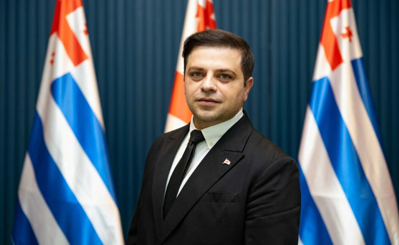 ფრაქცია “ქართული ოცნება“ აჭარის უმაღლესი საბჭოს თავმჯდომარის თანამდებობაზე ცოტნე ანანიძეს წარადგენს