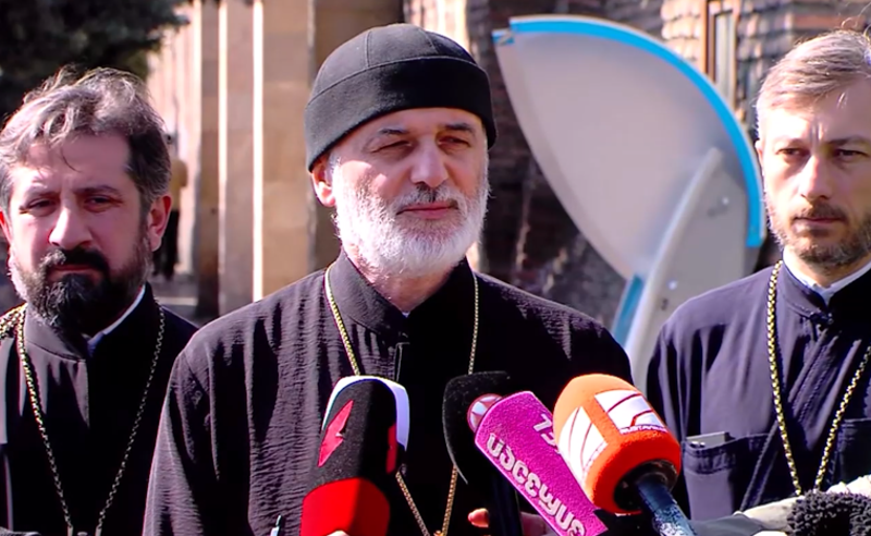 დეკანოზი ანდრია ჯაღმაიძე ამბობს, რომ დღეს სინოდის სხდომაზე შესაძლოა, საპატრიარქო კანდიდატის ასაკზეც იმსჯელონ 