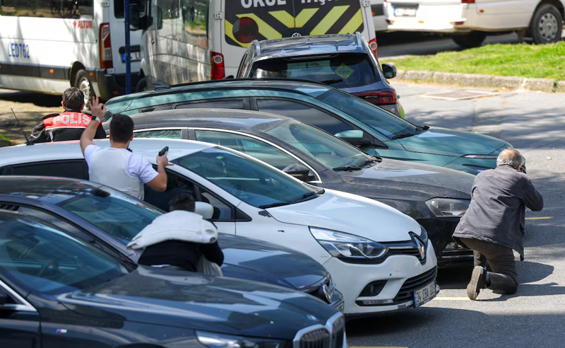 Reuters: სტამბოლში, ისრაელის საკონსულოსთან სროლის შედეგად, სულ მცირე ორი ადამიანი დაიღუპა