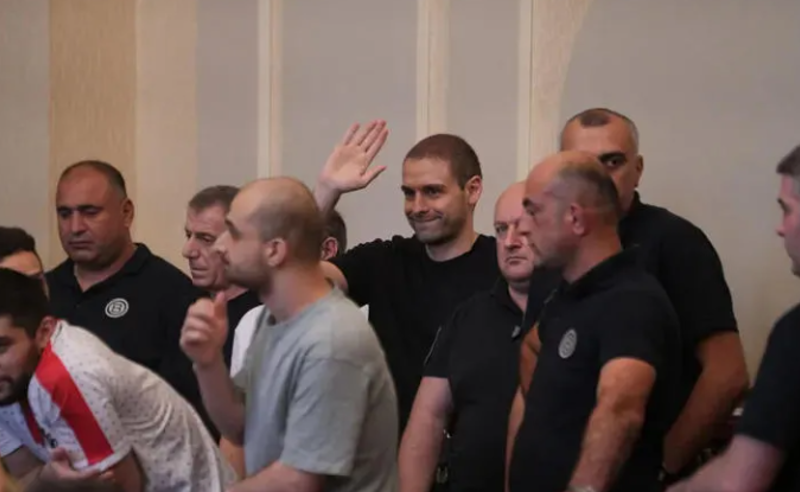 სააპელაციომ სინდისის პატიმრები ციხეში დატოვა - რა ხდებოდა პროცესზე