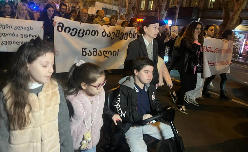 დიუშენის კუნთოვანი დისტროფიის მქონე ბავშვის დედა: მინისტრმა გვითხრა, თქვენ რომ დაგაფინანსოთ, სხვებსაც მოუნდებათო