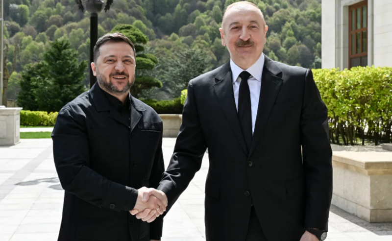 ზელენსკი აზერბაიჯანში ჩავიდა