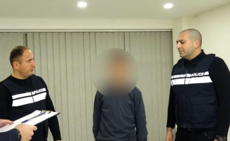 ავტომობილის ქურდობის ბრალდებით 14 წლის მოზარდი დააკავეს