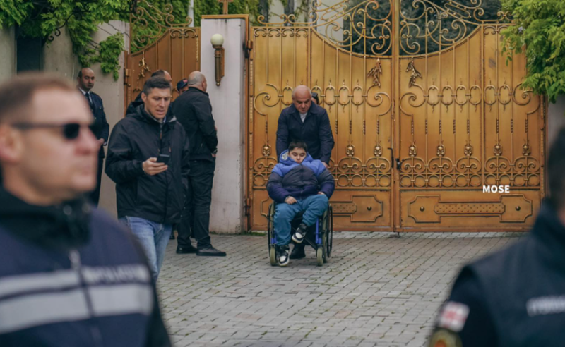 საპატრიარქოში დიუშენის კუნთოვანი დისტროფიით დაავადებული ბავშვების მშობლებთან შეხვედრა მიმდინარეობს