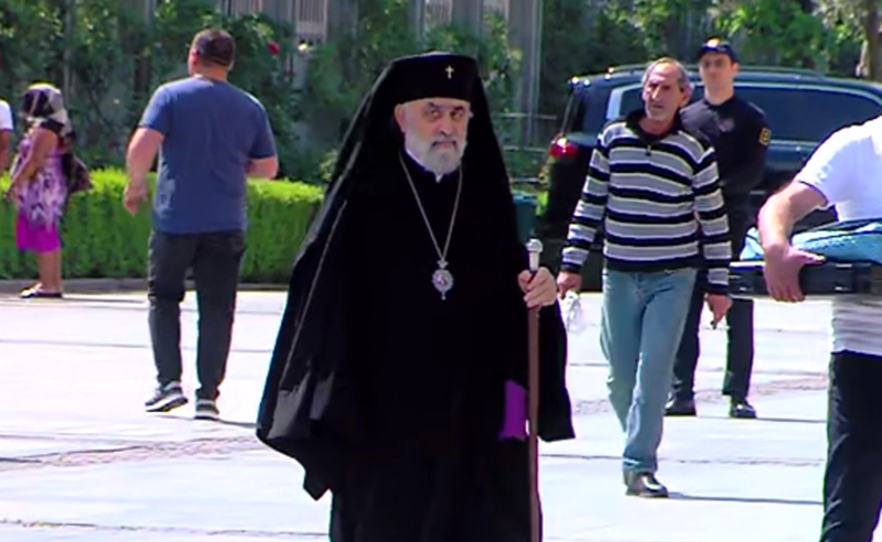 პატრიარქობის კანდიდატი, მეუფე გრიგოლი სამების ტაძარში მივიდა - კომენტარი 