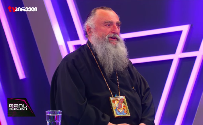 მეუფე ნიკოლოზი არ პასუხობს კითხვას, იყო თუ არა ის ერთი, ვინც ხმა არცერთ კანდიდატს არ მისცა