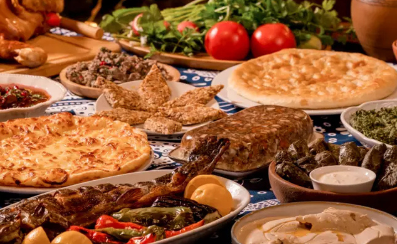 რესტორნებში გადახდილი ფული - კორუფციის მკვლევარი უწყებების არარაციონალურ ხარჯზე საუბრობს