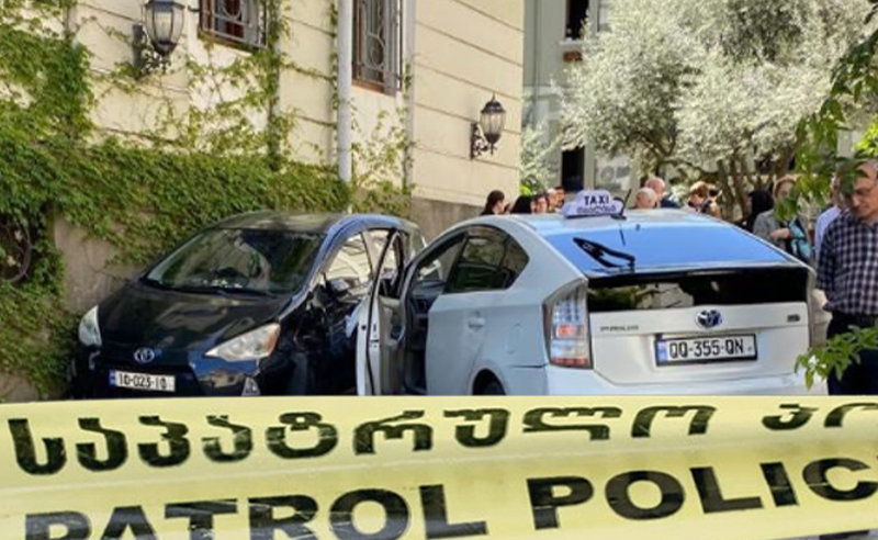 პირს, ვინც ნაქირავები მანქანით საპატრიარქოში შევარდა, ბრალი წარედგინა - დაენიშნა ფსიქიატრიული ექსპერტიზა