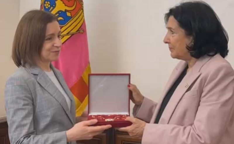 მაია სანდუმ კიშინოვში სალომე ზურაბიშვილს რესპუბლიკის ორდენი, გადასცა (ვიდეო)