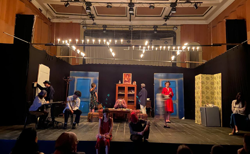"პირველებში" მოყოლილი ამბის შემდეგ რუსთავის თეატრ "ბრავოში"  დენი ჩართეს