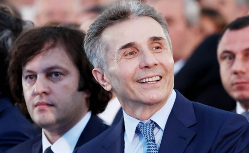 კობახიძე ამბობს, რომ ივანიშვილს მისი ინიციატივით აქებს
