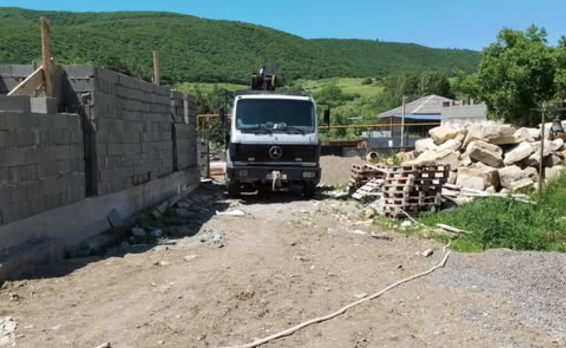 ზღუდერის მე-7 საუკუნის ბაზილიკის ტერიტორიაზე ახალი ეკლესიის მშენებლობა მიმდინარეობს - ვინ გასცა ნებართვა?