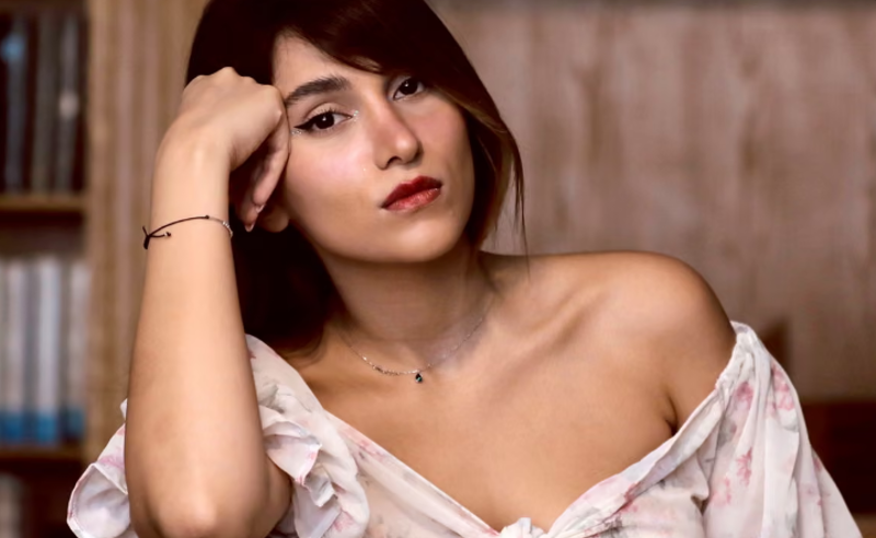 ირანელ მომღერალს ვირტუალური კონცერტის გამო 74 როზგის დარტყმა მიუსაჯეს