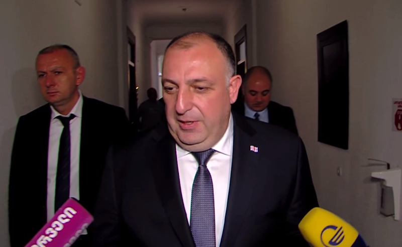 გიორგი გვარაკიძე გადადგომასთან დაკავშირებით დასმულ კითხვას პასუხობს 