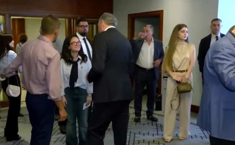 ვიქტორ ყიფიანი ახალ პოლიტიკურ პარტიას აფუძნებს - „ქორთიარდ მარიოტში“ ყრილობა მიმდინარეობს