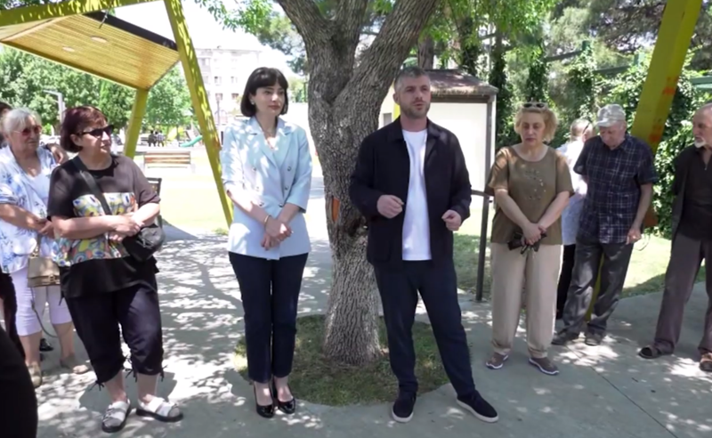 "ძლიერი საქართველო-ლელოს" ლიდერები რუსთავში მოსახლეობას ხვდებიან 