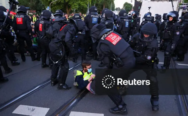 Reuters-ი: გერმანიაში დემონსტრანტებსა და პოლიციას შორის შეტაკებები მოხდა