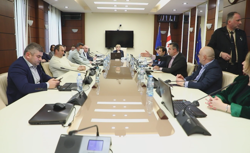 სასამართლოების შესახებ კანონში შეტანილი ცვლილებები და იუსტიციის უმაღლესი საბჭოს მუშაობა - რას ამბობენ ექსპერტები