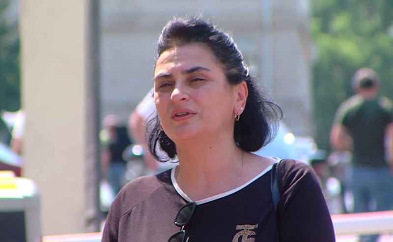 „ოჯახის უტყუარი ინფორმაციით, დავით დეკანოსიძე დაკავებულია სომხეთში" - მოკლული გიორგი კვარაცხელიას დედა 
